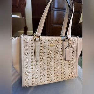 Coach Floral Rivets Leather Tote – Chalk – Gold Studs excellent cond